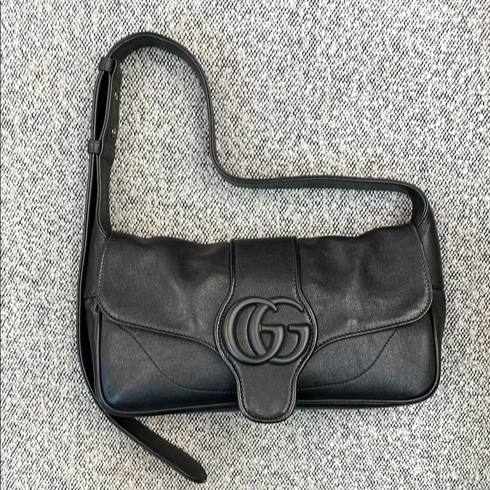 Gucci Black Pebbled Leather Shoulder Bag with GG Logo - Picture 2 of 5